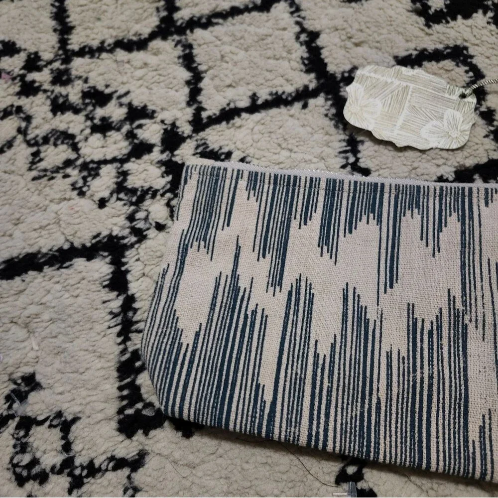 N/A stylish clutch